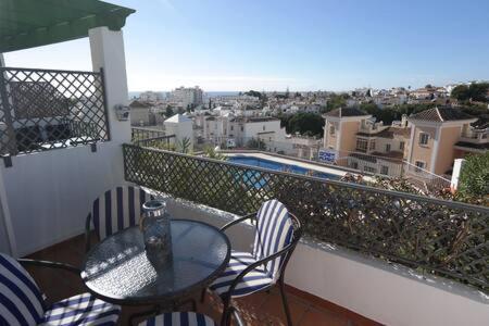 Amplio Apartamento Con Piscina Cerca De La Playa 内尔哈 外观 照片