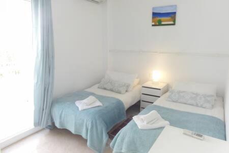 Amplio Apartamento Con Piscina Cerca De La Playa 内尔哈 外观 照片