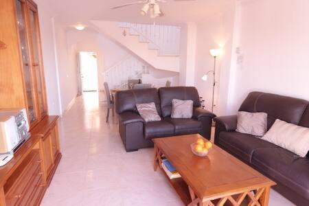 Amplio Apartamento Con Piscina Cerca De La Playa 内尔哈 外观 照片