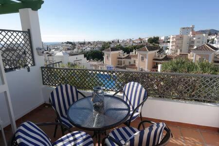 Amplio Apartamento Con Piscina Cerca De La Playa 内尔哈 外观 照片