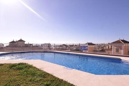 Amplio Apartamento Con Piscina Cerca De La Playa 内尔哈 外观 照片